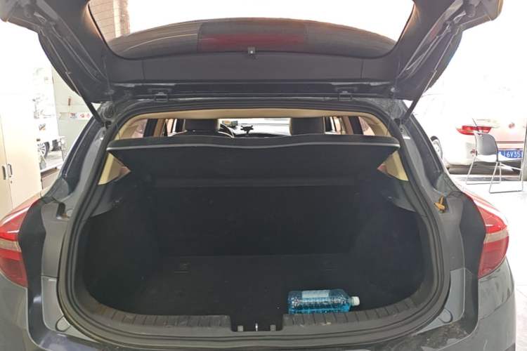 Used Geely Auto Emgrand GS 2016 Elegant Edition 1.3T Automatic LingShang Model Trunk