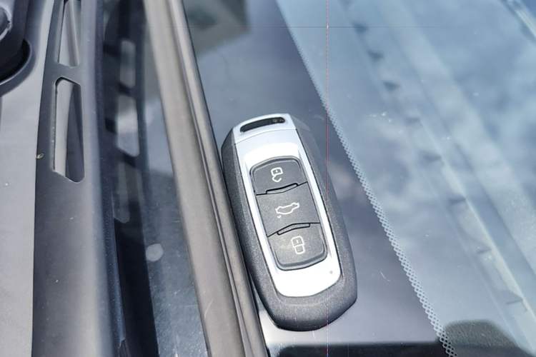 Used Geely Auto Emgrand GS 2016 Sport Edition 1.3T Automatic LingShang Model Vehicle Key