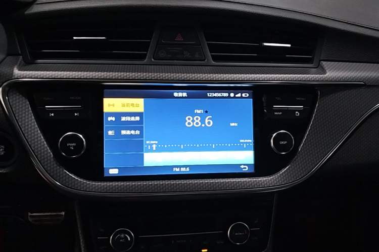 Used Geely Auto Emgrand GS 2016 Sport Edition 1.3T Automatic ZhenShang Model Audio And AC Panel