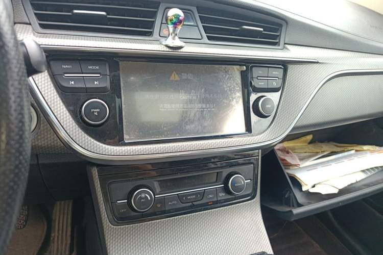 Used Geely Auto Emgrand GS 2016 Elegant Edition 1.8L Manual LingShang Model Audio And AC Panel