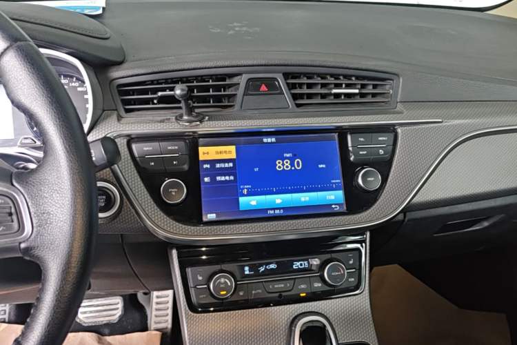 Used Geely Auto Emgrand GS 2016 Sport Edition 1.3T Automatic ZhenShang Model Audio And AC Panel