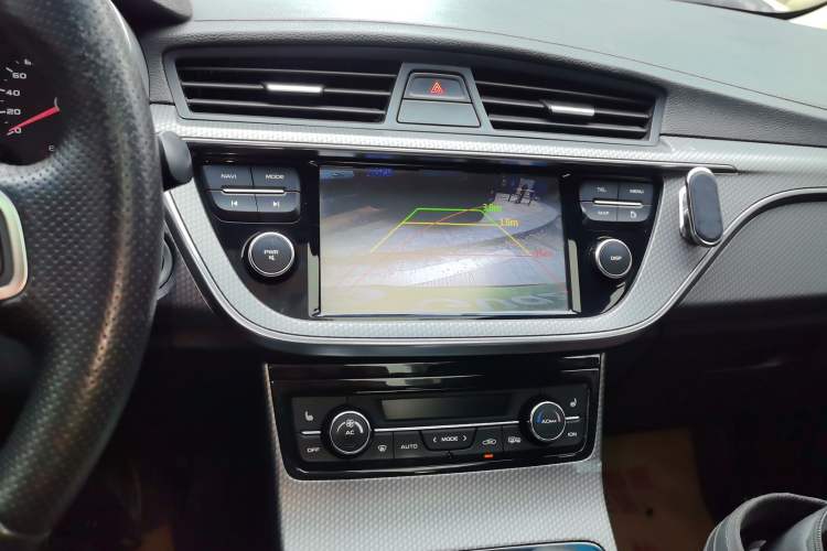 Used Geely Auto Emgrand GS 2016 Elegant Edition 1.3T Automatic ZhenShang Model Audio And AC Panel
