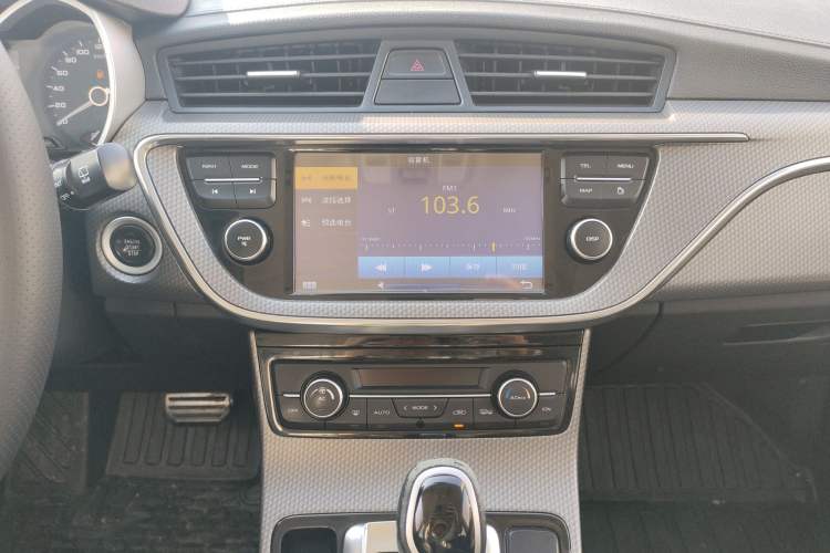 Used Geely Auto Emgrand GS 2016 Sport Edition 1.3T Automatic LingShang Model Audio And AC Panel