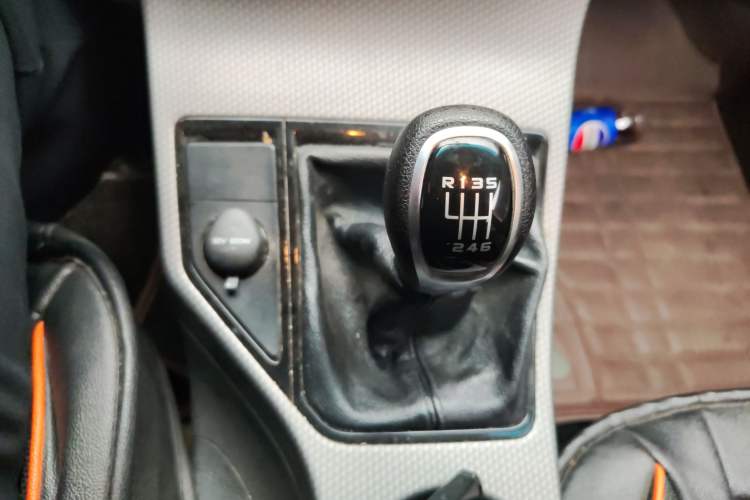 Used Geely Auto Emgrand GS 2016 Elegant Edition 1.8L Manual LingShang Model Gear Lever