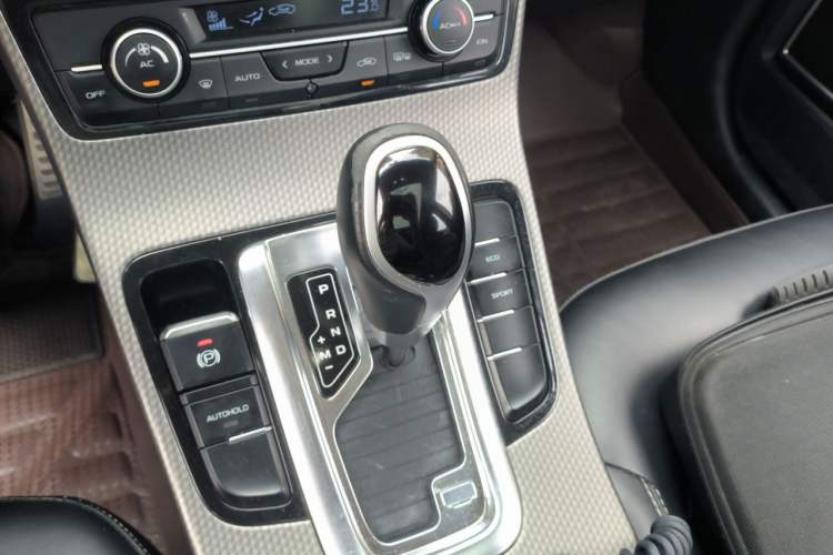 Used Geely Auto Emgrand GS 2016 Sport Edition 1.8L Automatic LingShang Model Gear Lever