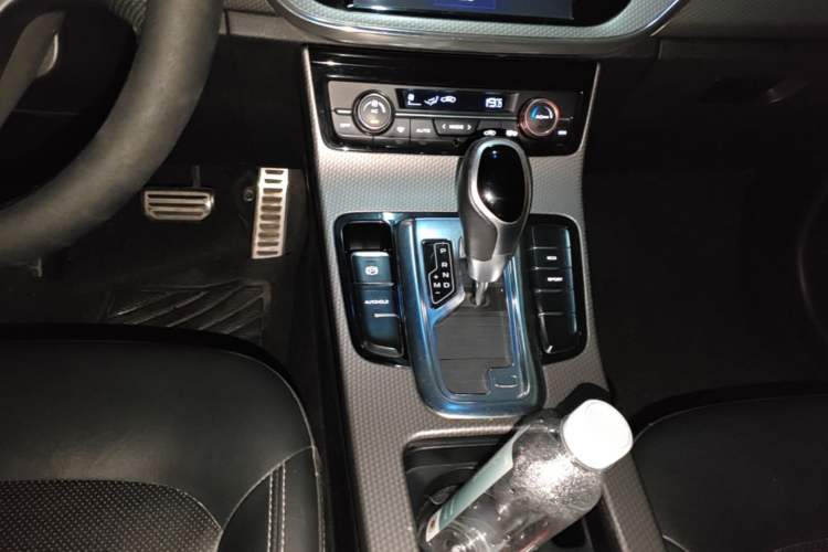 Used Geely Auto Emgrand GS 2016 Sport Edition 1.3T Automatic LingShang Model Gear Lever
