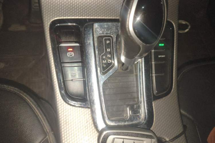 Used Geely Auto Emgrand GS 2016 Sport Edition 1.8L Automatic LingShang Model Gear Lever