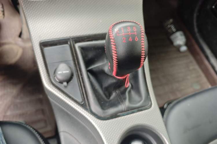 Used Geely Auto Emgrand GS 2016 Sports Edition 1.8L Manual LingShang Model Gear Lever