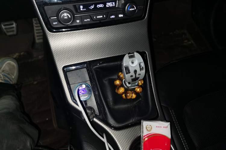 Used Geely Auto Emgrand GS 2016 Sports Edition 1.8L Manual LingShang Model Gear Lever