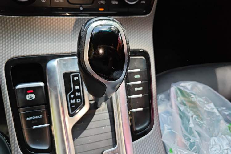 Used Geely Auto Emgrand GS 2016 Elegant Edition 1.8L Automatic LingShang Model Gear Lever