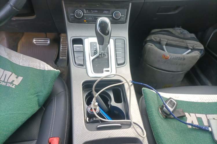Used Geely Auto Emgrand GS 2016 Sport Edition 1.3T Automatic LingShang Model Gear Lever