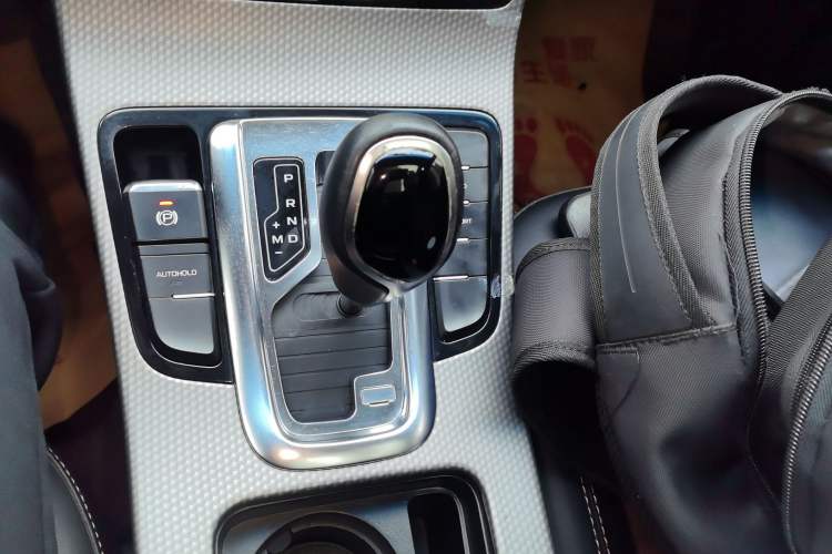 Used Geely Auto Emgrand GS 2016 Elegant Edition 1.3T Automatic ZhenShang Model Gear Lever