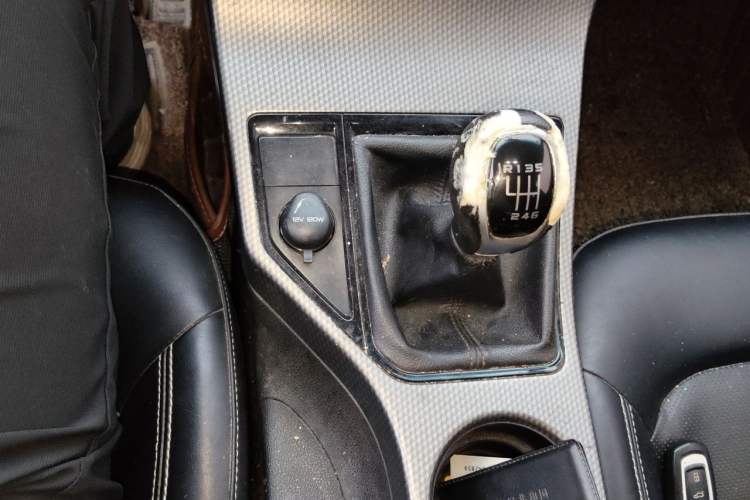 Used Geely Auto Emgrand GS 2016 Sports Edition 1.8L Manual LingShang Model Gear Lever
