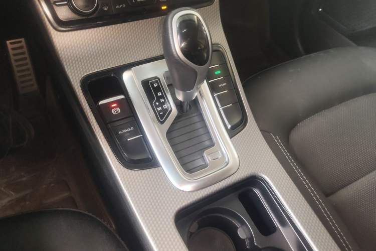 Used Geely Auto Emgrand GS 2016 Sport Edition 1.3T Automatic LingShang Model Gear Lever