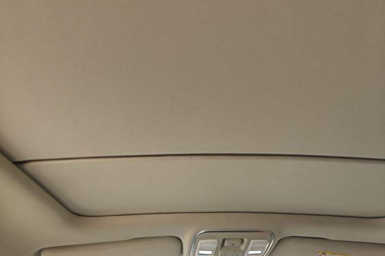 Used Geely Auto Emgrand GS 2016 Elegant Edition 1.3T Automatic LingShang Model Headliner