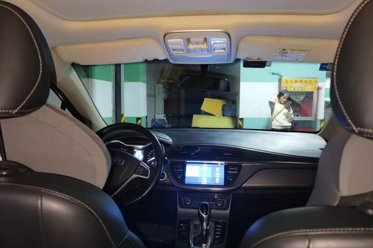 Used Geely Auto Emgrand GS 2016 Elegant Edition 1.3T Automatic ZhenShang Model Headliner