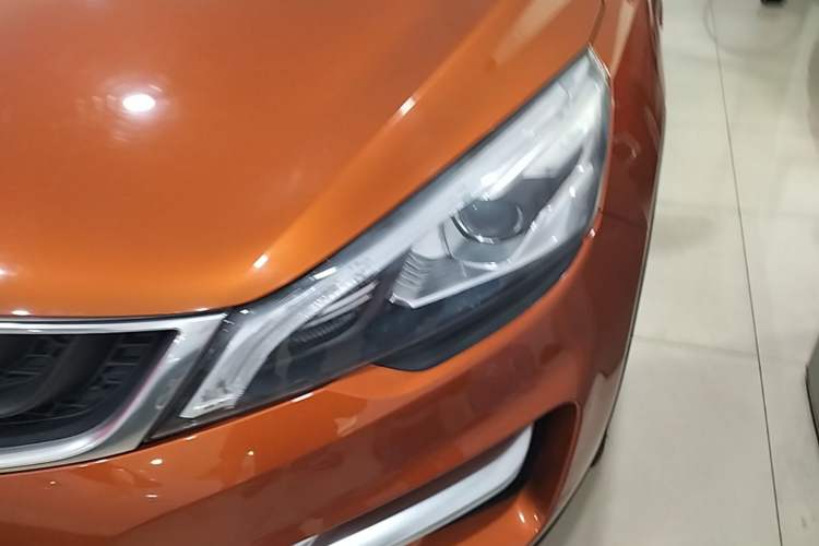 Used Geely Auto Emgrand GS 2016 Sport Edition 1.3T Automatic ZhenShang Model Left Front Headlight