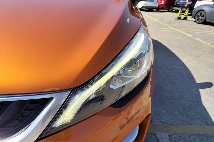 Used Geely Auto Emgrand GS 2016 Sport Edition 1.3T Automatic ZhenShang Model Left Front Headlight