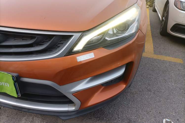 Used Geely Auto Emgrand GS 2016 Sport Edition 1.3T Automatic LingShang Model Left Front Headlight
