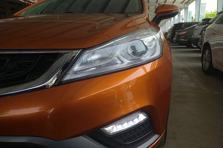 Used Geely Auto Emgrand GS 2016 Elegant Edition 1.3T Automatic LingShang Model Left Front Headlight