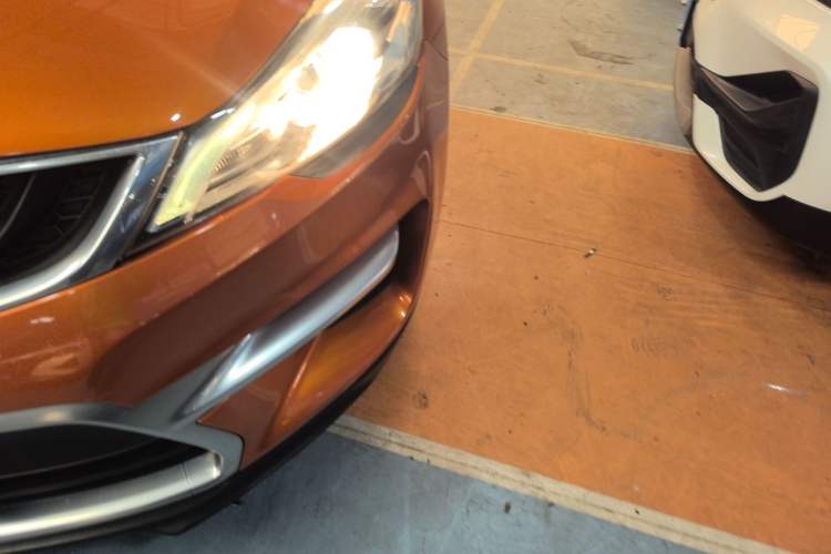 Used Geely Auto Emgrand GS 2016 Sport Edition 1.3T Automatic LingShang Model Left Front Headlight