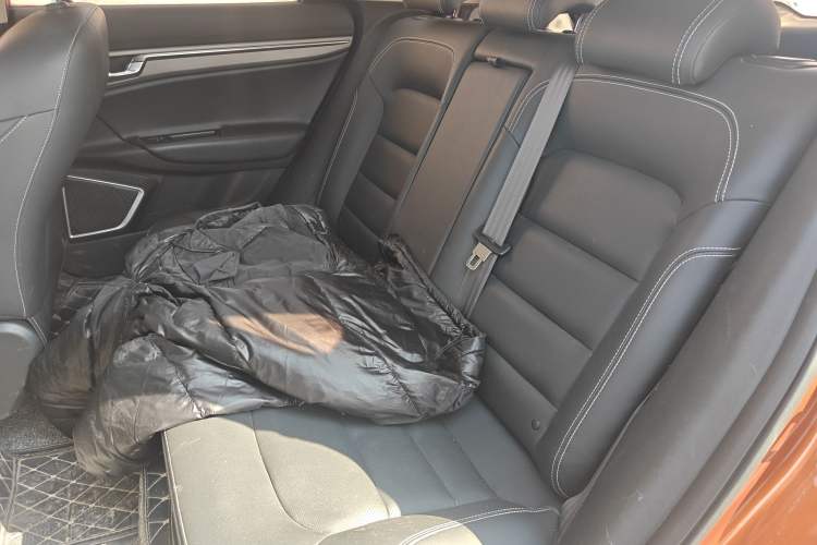 Used Geely Auto Emgrand GS 2016 Sports Edition 1.8L Manual LingShang Model Left Rear Seat