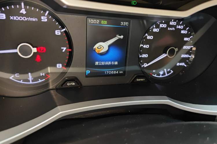 Used Geely Auto Emgrand GS 2016 Elegant Edition 1.8L Automatic LingShang Model Odometer Close Up