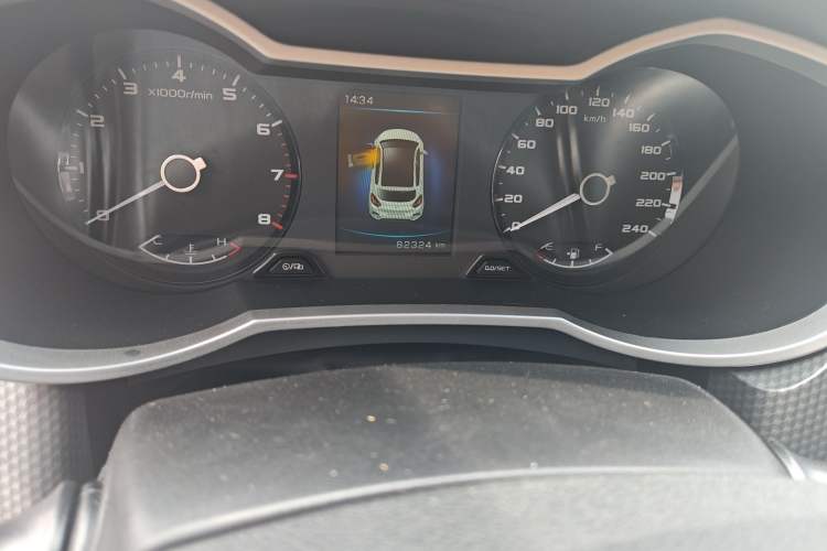 Used Geely Auto Emgrand GS 2016 Elegant Edition 1.8L Automatic LingShang Model Odometer Close Up