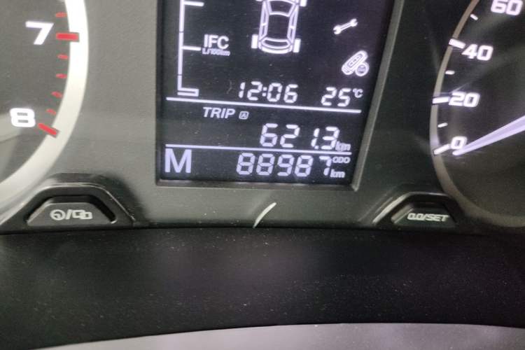Used Geely Auto Emgrand GS 2016 Sport Edition 1.3T Manual LingShang Model Odometer Close Up