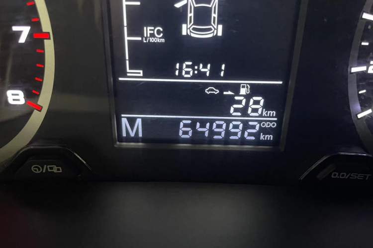Used Geely Auto Emgrand GS 2016 Elegant Edition 1.8L Manual LingShang Model Odometer Close Up