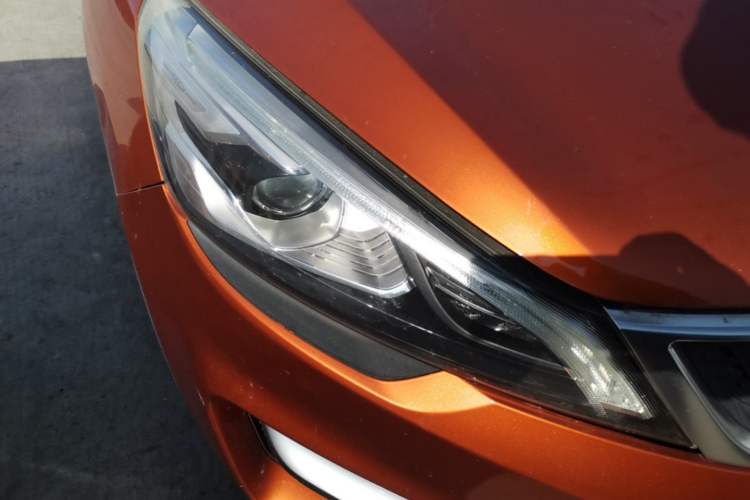 Used Geely Auto Emgrand GS 2016 Sport Edition 1.3T Automatic ZhenShang Model Right Front Headlight