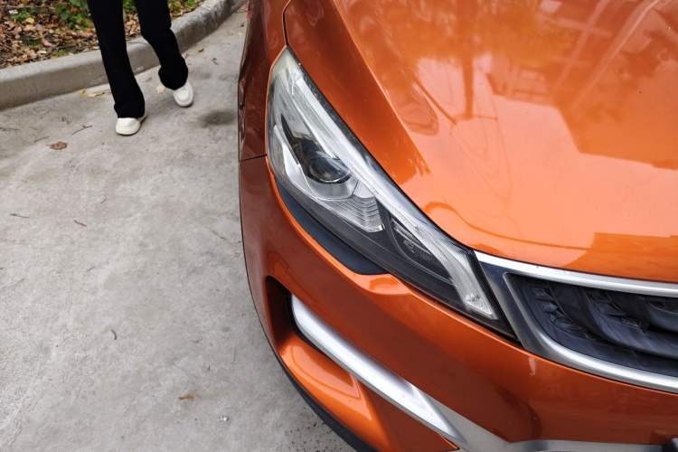 Used Geely Auto Emgrand GS 2016 Sport Edition 1.3T Automatic ZhenShang Model Right Front Headlight