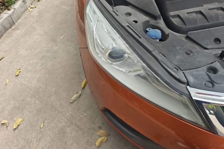 Used Geely Auto Emgrand GS 2016 Elegant Edition 1.3T Automatic LingShang Model Right Front Headlight