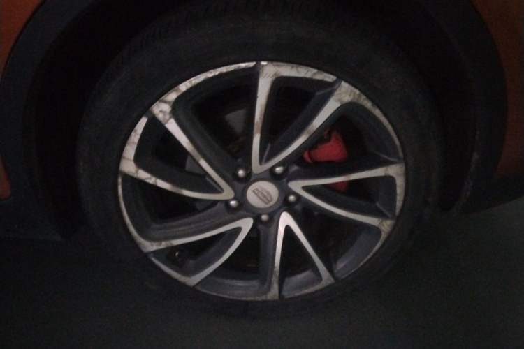 Used Geely Auto Emgrand GS 2016 Sport Edition 1.3T Automatic ZhenShang Model Right Front Wheel Hub