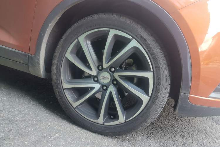 Used Geely Auto Emgrand GS 2016 Elegant Edition 1.3T Automatic ZhenShang Model Right Front Wheel Hub