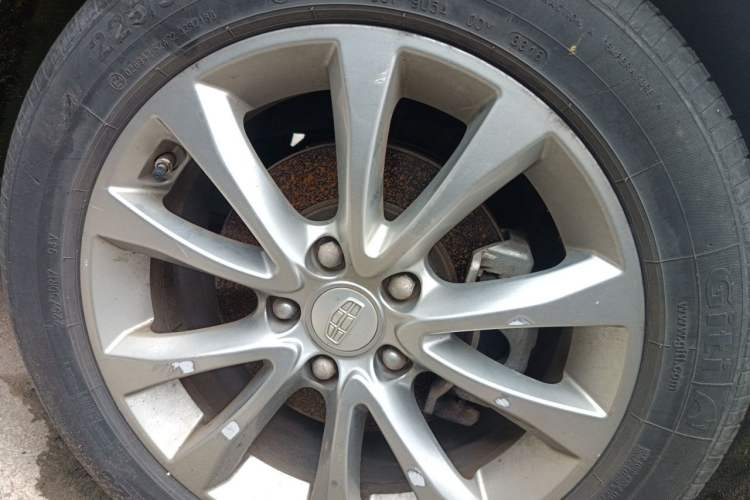 Used Geely Auto Emgrand GS 2016 Elegant Edition 1.8L Manual LingShang Model Right Front Wheel Hub