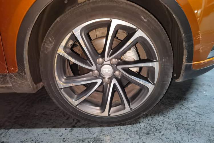 Used Geely Auto Emgrand GS 2016 Elegant Edition 1.3T Automatic ZhenShang Model Right Front Wheel Hub