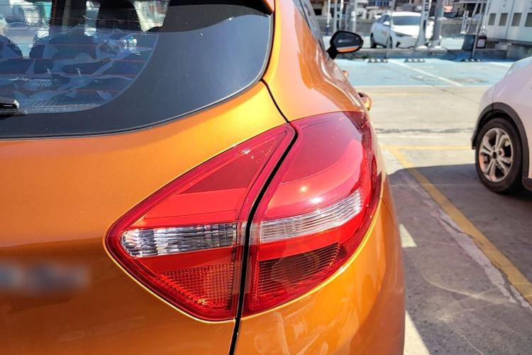 Used Geely Auto Emgrand GS 2016 Sport Edition 1.3T Automatic ZhenShang Model Right Rear Taillight