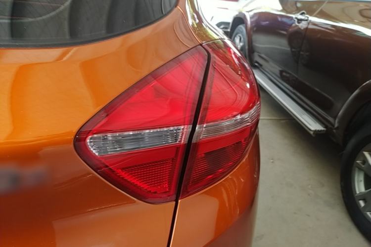 Used Geely Auto Emgrand GS 2016 Elegant Edition 1.3T Automatic LingShang Model Right Rear Taillight