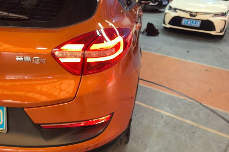 Used Geely Auto Emgrand GS 2016 Sport Edition 1.3T Automatic LingShang Model Right Rear Taillight