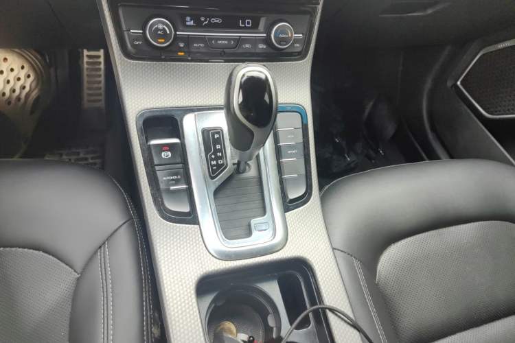 Used Geely Auto Emgrand GS 2016 Sport Edition 1.8L Automatic LingShang Model Gear Lever