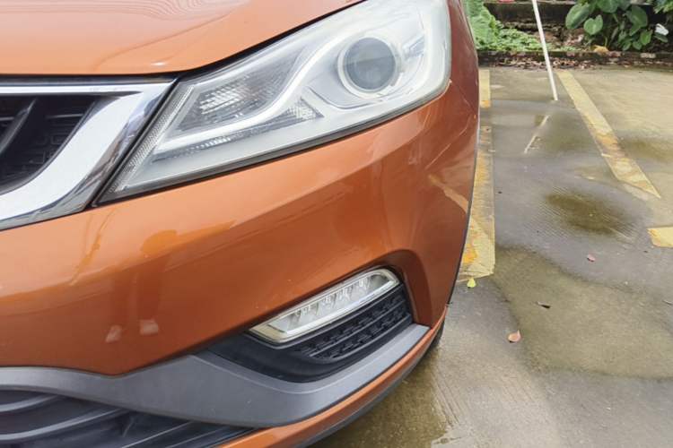 Used Geely Auto Emgrand GS 2016 Elegant Edition 1.3T Automatic ZhenShang Model Left Front Headlight