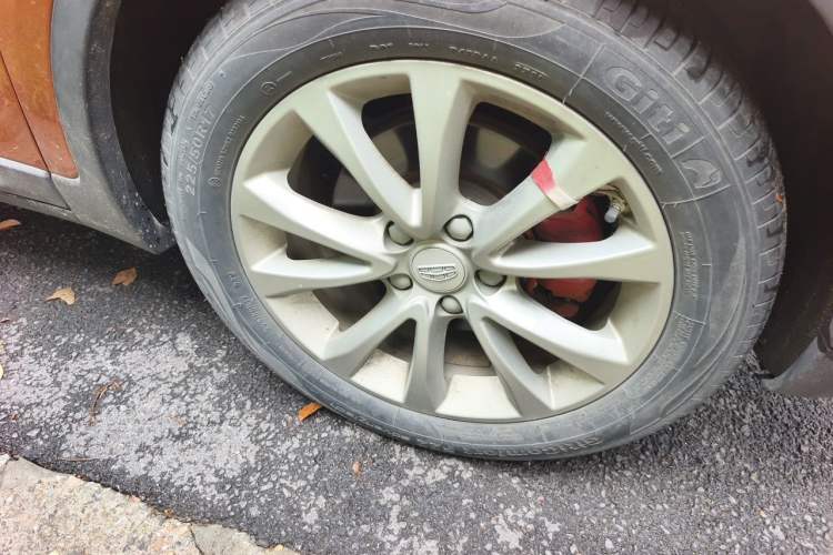 Used Geely Auto Emgrand GS 2016 Sport Edition 1.3T Automatic LingShang Model Right Front Wheel Hub
