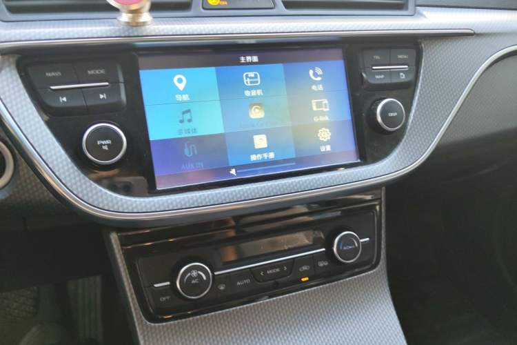Used Geely Auto Emgrand GS 2016 Elegant Edition 1.8L Manual LingShang Model Audio And AC Panel