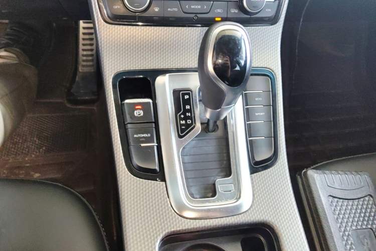 Used Geely Auto Emgrand GS 2016 Sport Edition 1.3T Automatic LingShang Model Gear Lever