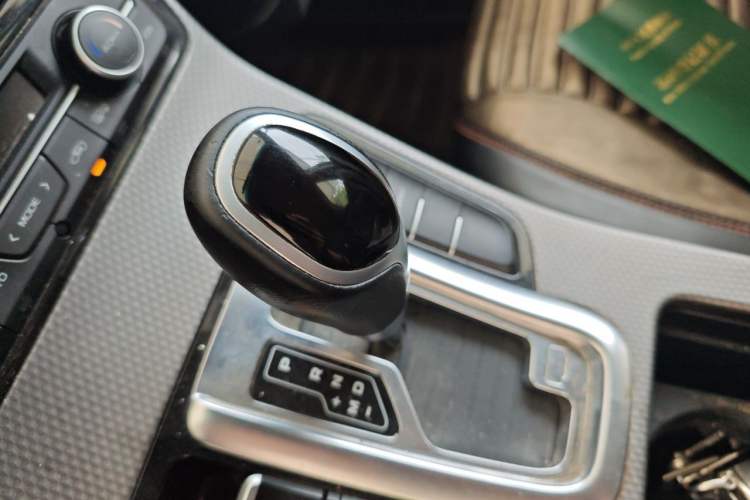 Used Geely Auto Emgrand GS 2016 Elegant Edition 1.8L Automatic LingShang Model Gear Lever