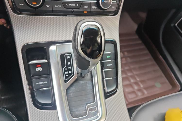 Used Geely Auto Emgrand GS 2016 Sport Edition 1.3T Automatic LingShang Model Gear Lever