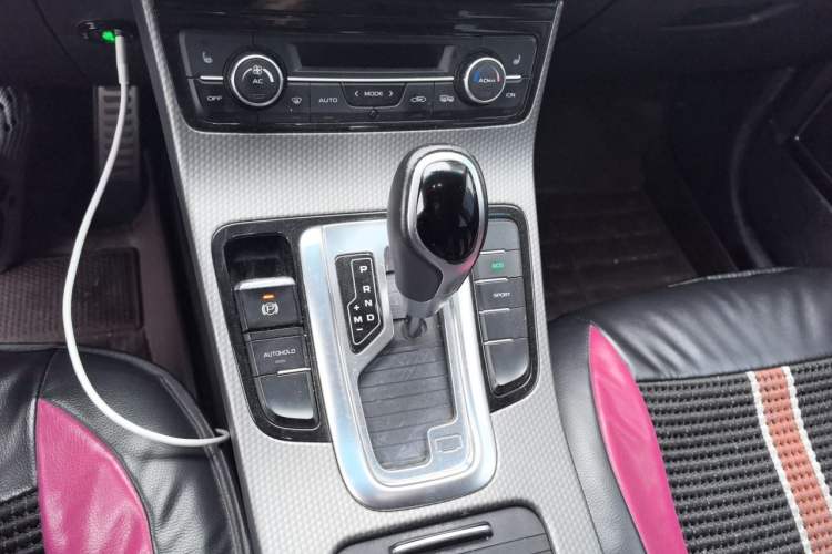 Used Geely Auto Emgrand GS 2016 Sport Edition 1.3T Automatic ZhenShang Model Gear Lever