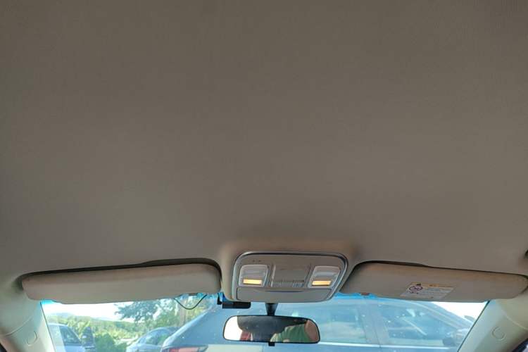 Used Geely Auto Emgrand GS 2016 Elegant Edition 1.3T Automatic LingShang Model Headliner