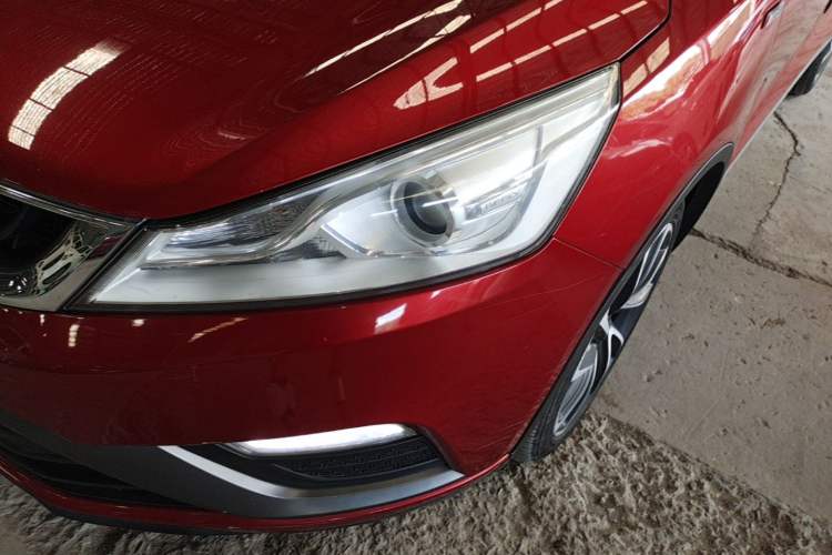 Used Geely Auto Emgrand GS 2016 Elegant Edition 1.3T Automatic ZhenShang Model Left Front Headlight
